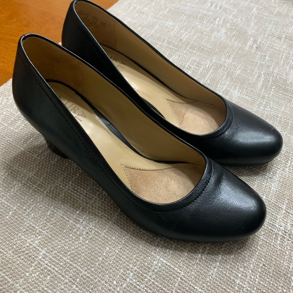 Naturalizer Black Leather Heels